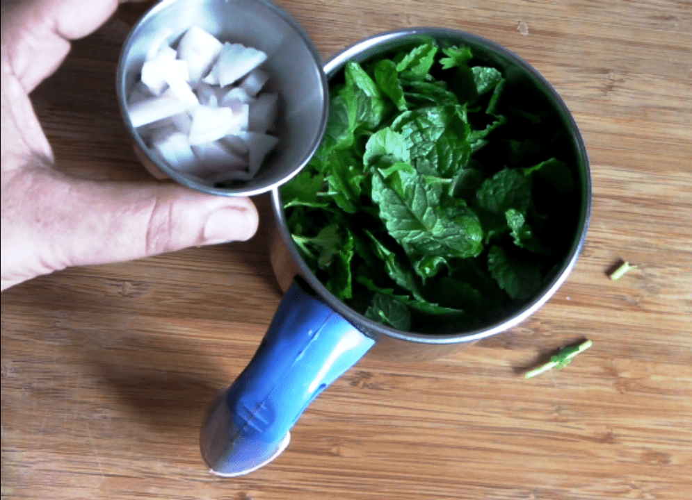 Coriander-Mint Chutney Made With Curd