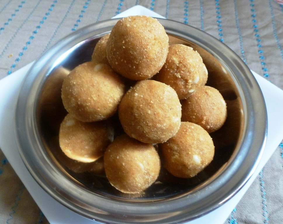 https://healthicallykitchen.com/staging2024/quick-and-easy-protein-rich-moong-dal-ladoo/