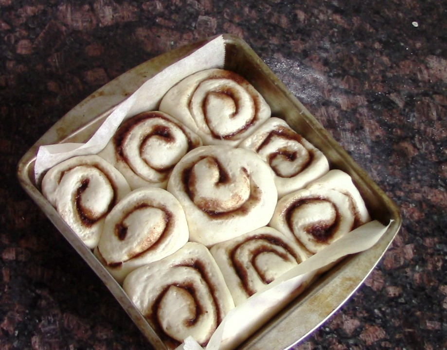 Eggless Suji Cinnamon roll recipe