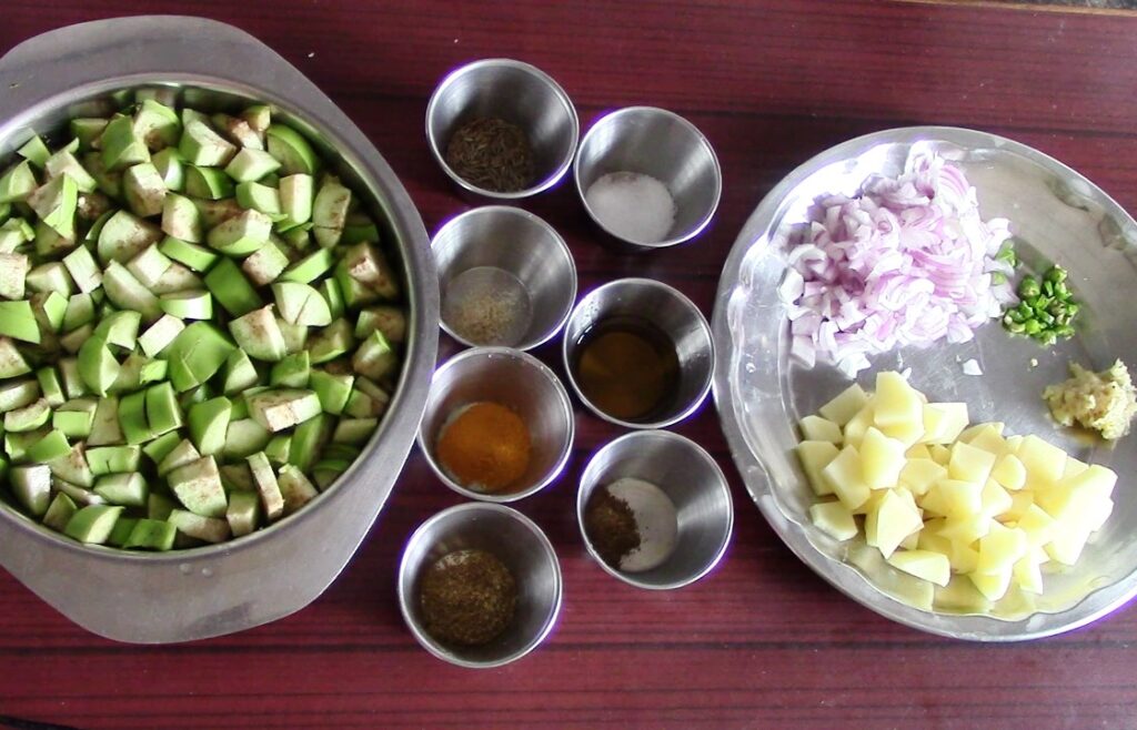 Green Brinjal Dry Veg / Hare Baingan Ki Sabji / Eggplant Curry