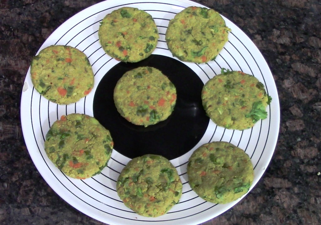 Healthy burger with soya patties / Nutrela soya granules cutlet recipe