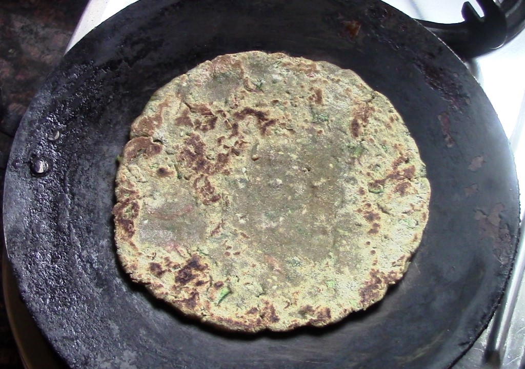 Bajra thepla with leftover dal/Bajra methi na debra