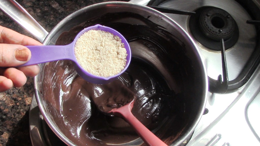 How to Make Sugar-Free Vegan Dark Chocolate Fudge