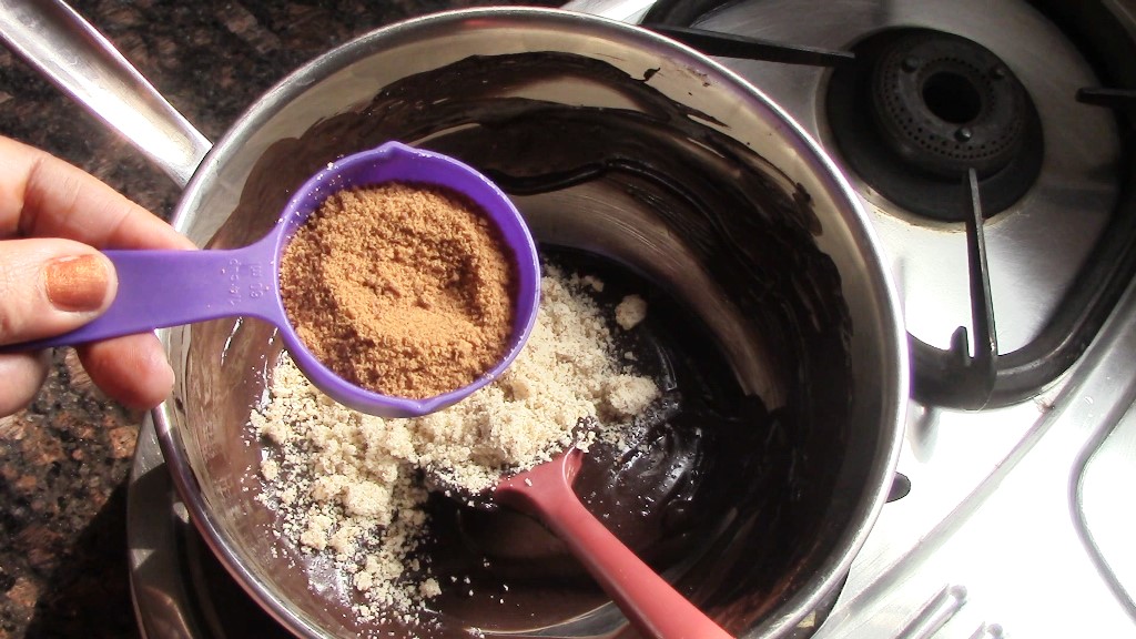 How to Make Sugar-Free Vegan Dark Chocolate Fudge