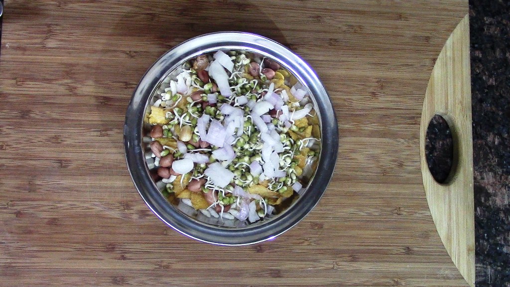 Sprouts Bhel Puri Chaat | No Fire Quick Snack