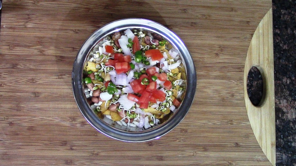 Sprouts Bhel Puri Chaat | No Fire Quick Snack