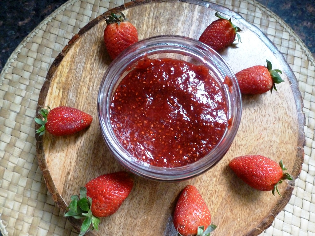 Strawberry and chia seeds jam sugar free