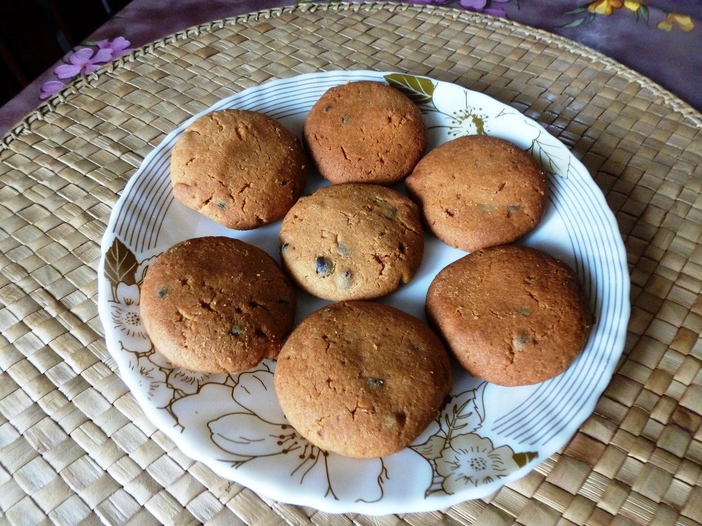 Atta Jaggery chocolate chips cookies