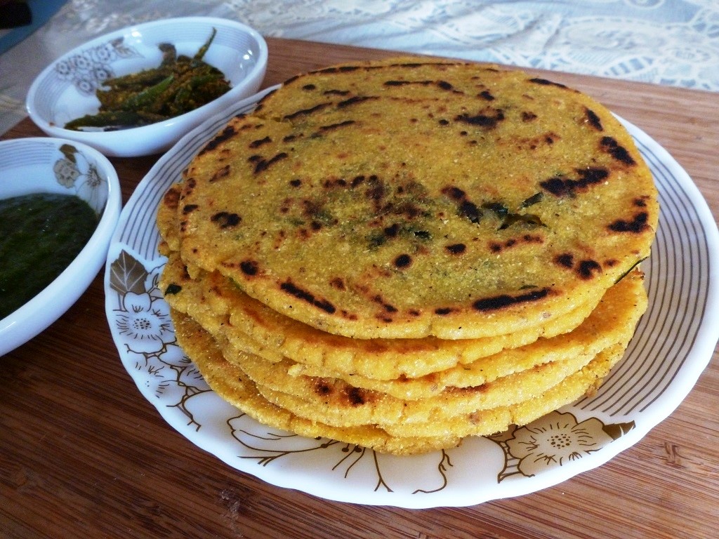 stuffed makki ka paratha