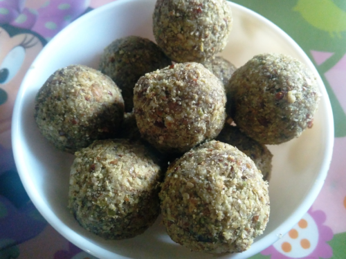 How to Make Seeds & Dry Fruits Ladoo without Sugar 3 https://healthicallykitchen.com/carrot-orange-cake-healthy-cake-recipe/