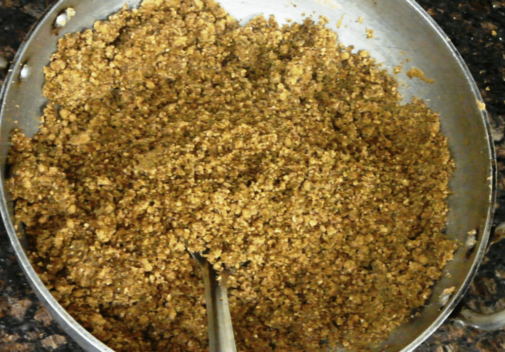 preparation of methi ke ladoo