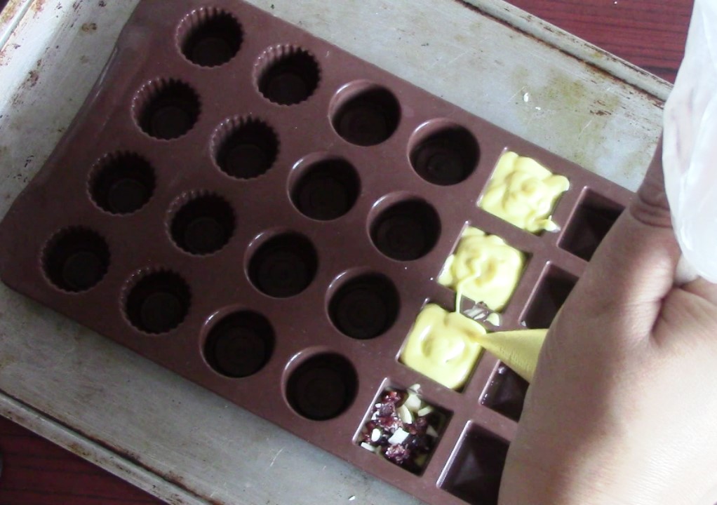  Homemade Flavoured Chocolate (With And Without Chocolate Mold)