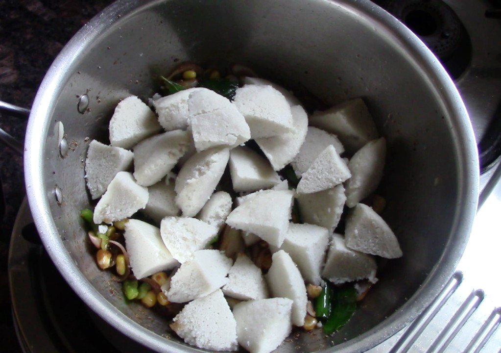 Chinese Style Masala Idli Fry /Masala Idli In Soya Sauce