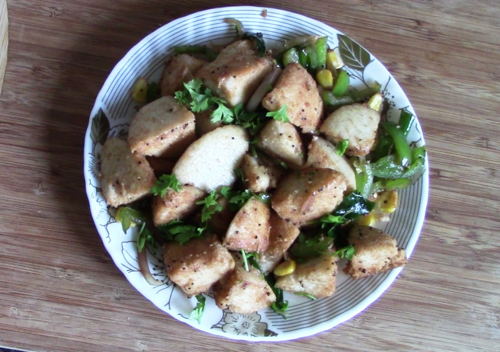 Chinese Style Masala Idli Fry /Masala Idli In Soya Sauce