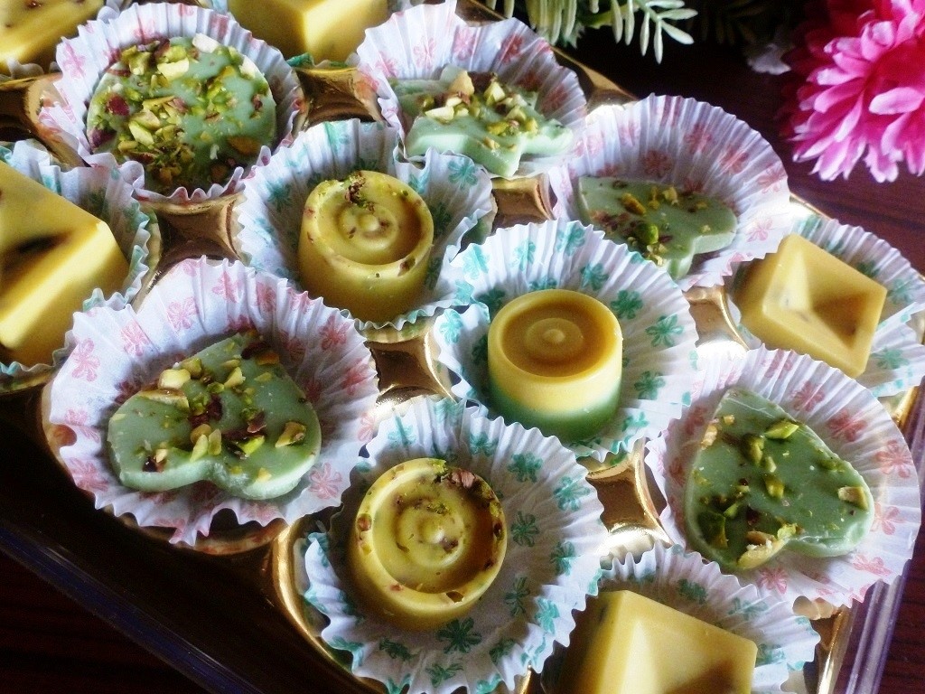  Homemade Flavoured Chocolate (With And Without Chocolate Mold)