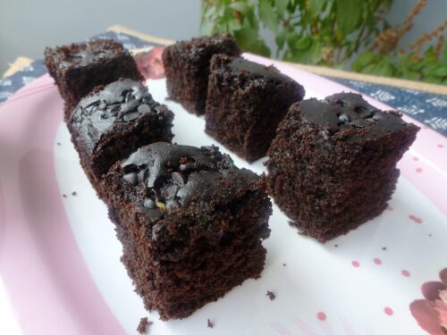 Eggless Triple Chocolate Brownie Cake