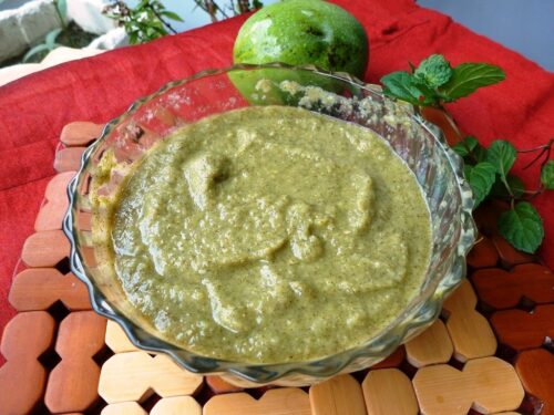 Raw Green Mango Chutney (Kacchi Kairi Ki Chutney)
