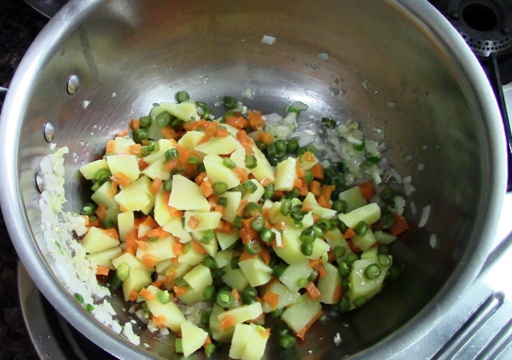 Healthy burger with soya patties / Nutrela soya granules cutlet recipe