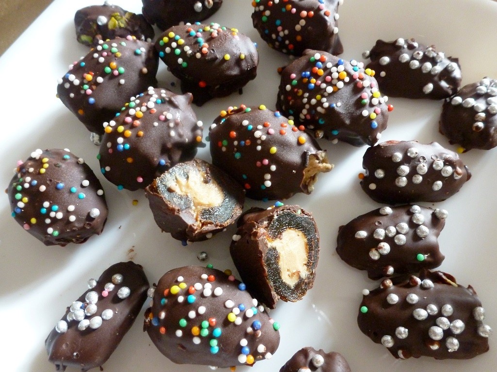 Guilt-Free Chocolate Dates | Peanut Butter Stuffed | No Bake Healthy Treat