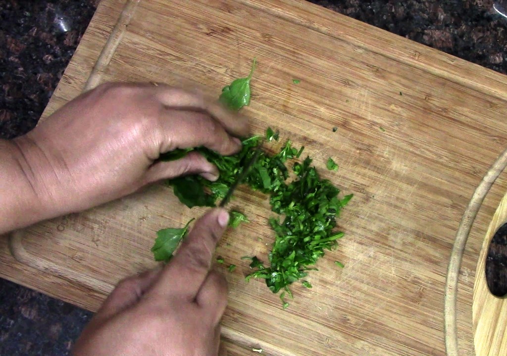 Healthy Bathua Raita | Easy Raita Recipe With Chenopodium