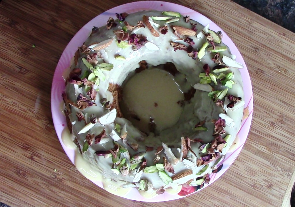 Easy eggless thandai mawa cake - Holi special