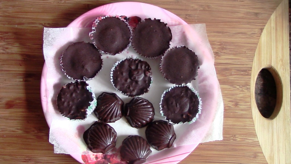 Homemade Healthy Dark Chocolate Peanut Butter Cups (No Sugar)