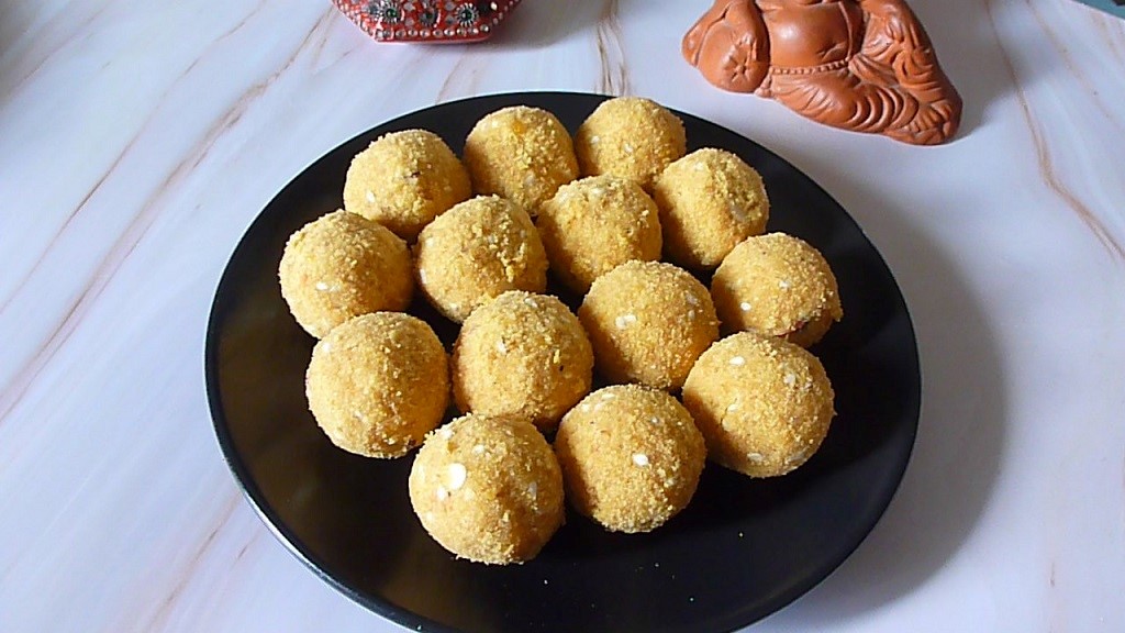 How to Make Perfect Chana Dal Ladoo(Without Refined Sugar)