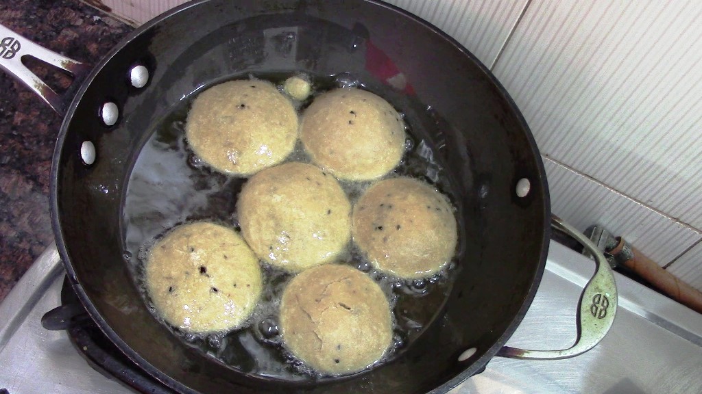 Sattu Kachori Recipe-Bihari Style Khasta Sattu Kachori