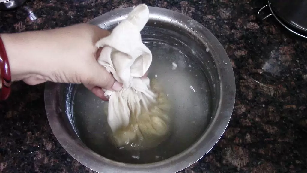 How to Make Low Fat Paneer at Home | Homemade Soft Paneer Recipe 14 How to Make Low Fat Paneer At Home: A Step-by-Step Guide