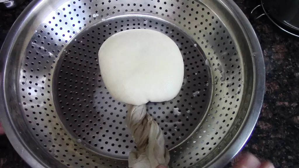 How to Make Low Fat Paneer at Home | Homemade Soft Paneer Recipe 16 How to Make Low Fat Paneer At Home: A Step-by-Step Guide
