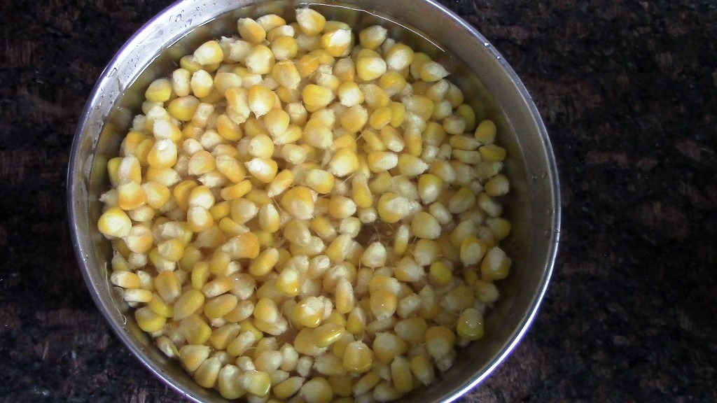 HOW TO BOIL CORN