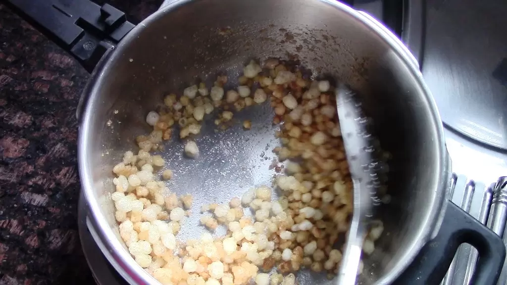 How to Make Methi Panjiri With Jaggery | मेथी रागी पंजीरी रेसिपी 12 10 1 Healthically Kitchen