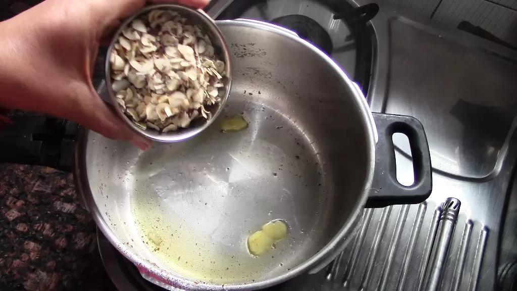 How to Make Methi Panjiri With Jaggery | मेथी रागी पंजीरी रेसिपी 15 13 Healthically Kitchen