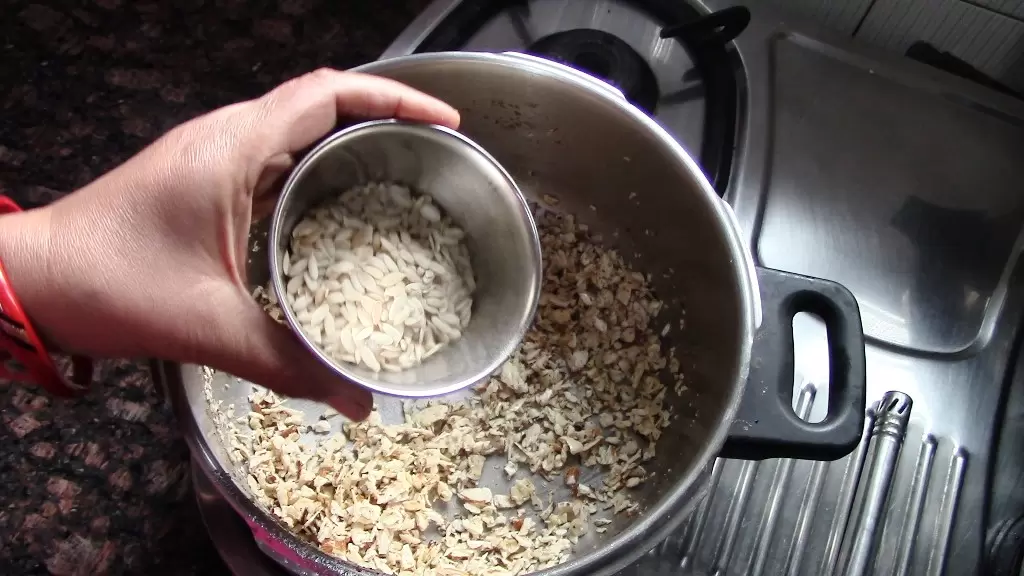 How to Make Methi Panjiri With Jaggery | मेथी रागी पंजीरी रेसिपी 16 winter special panjiri recipe