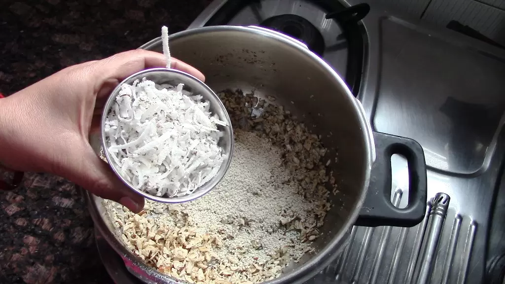 How to Make Methi Panjiri With Jaggery | मेथी रागी पंजीरी रेसिपी 18 18 Healthically Kitchen
