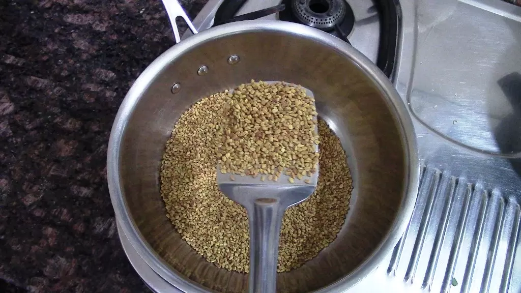 How to Make Methi Panjiri With Jaggery | मेथी रागी पंजीरी रेसिपी 4 2 Healthically Kitchen