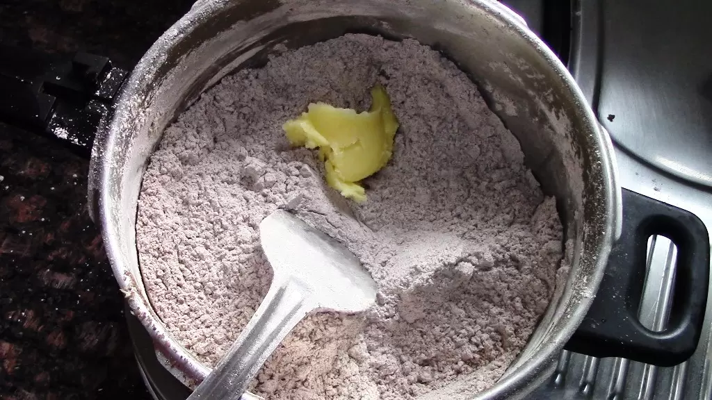 How to Make Methi Panjiri With Jaggery | मेथी रागी पंजीरी रेसिपी 25 24 Healthically Kitchen