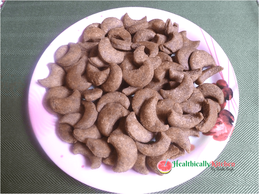 Crispy Kaju Namkeen Recipe Made with Wheat Flour and Ragi 