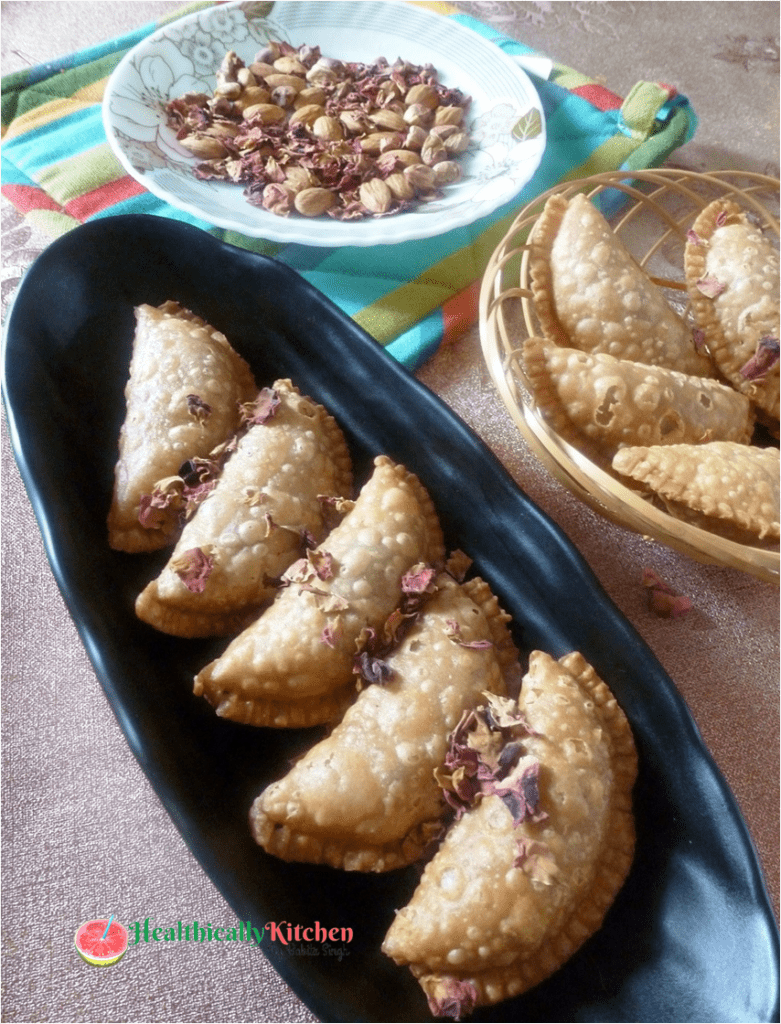 How to Make Gulkand Gujiya 