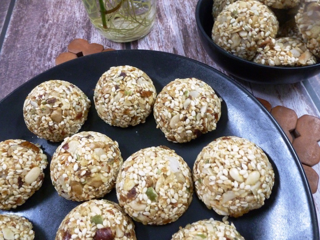 Sugar-Free Til Laddu | Healthy No Bake Energy Bites