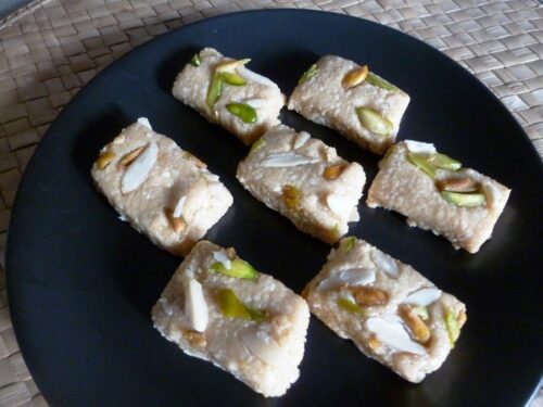 Til Gud Burfi Recipe | Sesame Jaggery Barfi Without Khoya