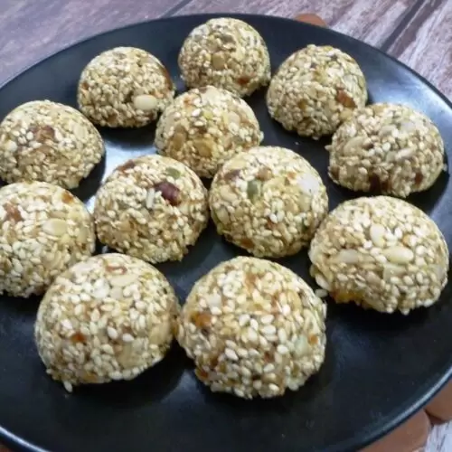 Sugar-Free Til Laddu | Healthy No Bake Energy Bites 6 https://healthicallykitchen.com/carrot-orange-cake-healthy-cake-recipe/