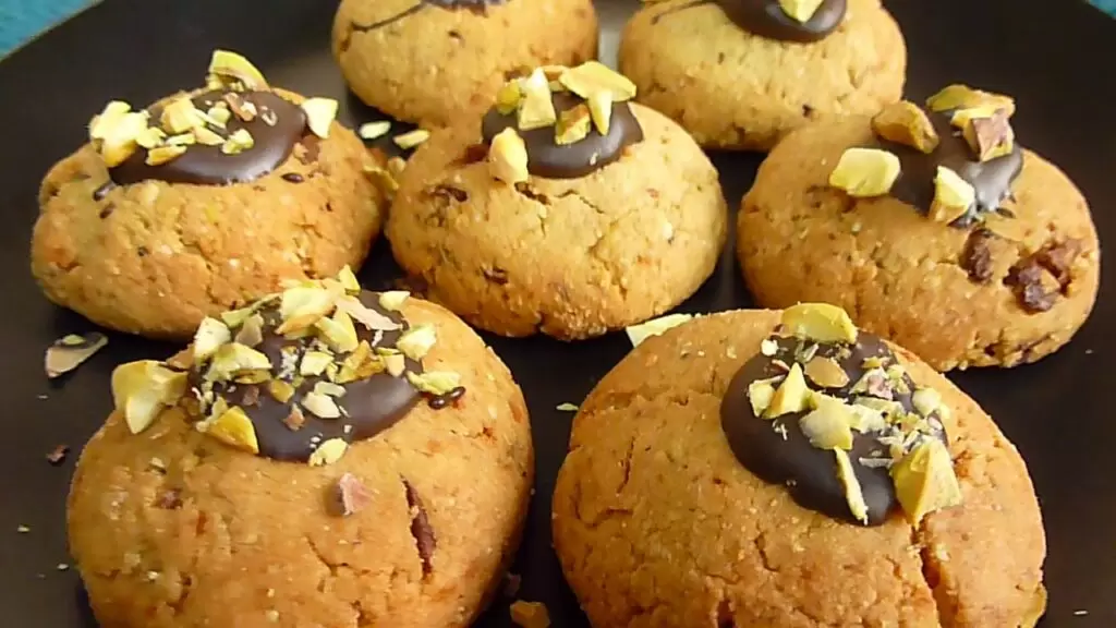Simple Thandai Cookies with Homemade Thandai Masala Powder