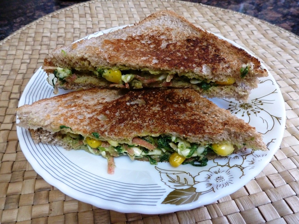 Spinach Corn Cheese Sandwich | High Protein Breakfast Recipe