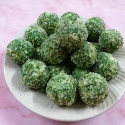 Lauki Laddu Recipe | Healthy Fasting Friendly Sweet Recipe 21 https://healthicallykitchen.com/carrot-orange-cake-healthy-cake-recipe/