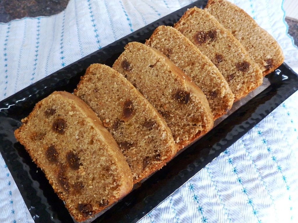 dried fig and almond cake