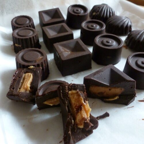 healthy dark chocolate peanut butter cups