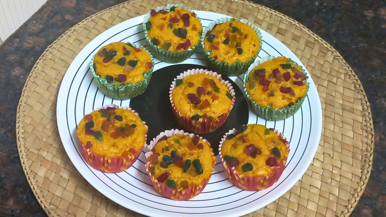 healthy rava mango cupcakes eggless sooji cake