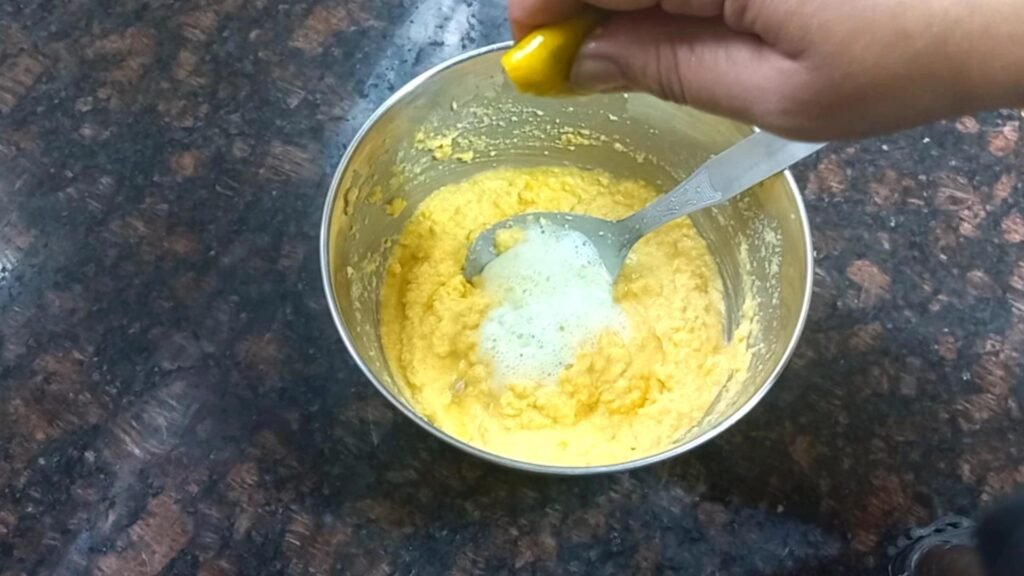 Soft & Fluffy Corn Dhokla Recipe with Fresh Corn | Easy Breakfast 11 eno and lemon juice in batter Healthically Kitchen