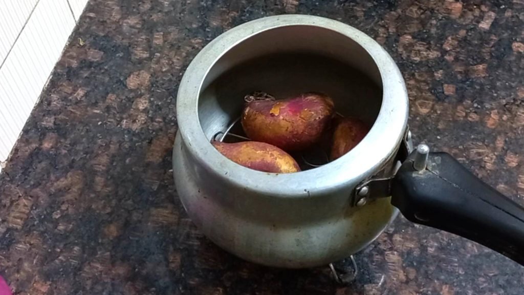 How to Cook Sweet Potatoes Without Water | 2 Easy Ways 11 roasted shakarkandi in a pressure cooker Healthically Kitchen